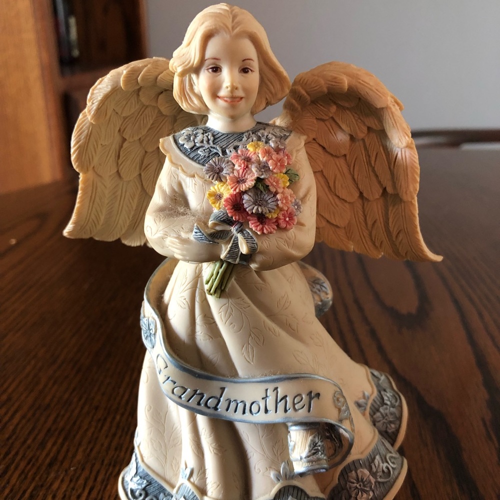 Sarah’s Angels “Janis” grandmother figurine